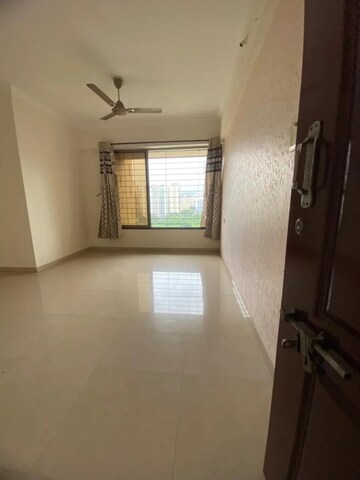 Room in 2.5 BHK Apartment at Neelkanth Palms, Kapur Bawdi – for Sale