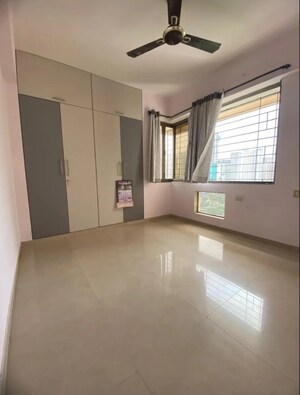 Room in 2.5 BHK Apartment at Neelkanth Palms, Kapur Bawdi – for Sale