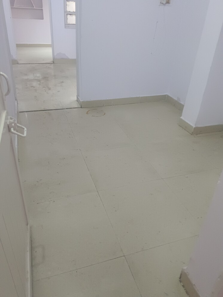 Room, rwa-pocket-r-dilshad-garden 2 Bedroom 550 Sq.Ft. Apartment In Dilshad Garden Delhi 9003192