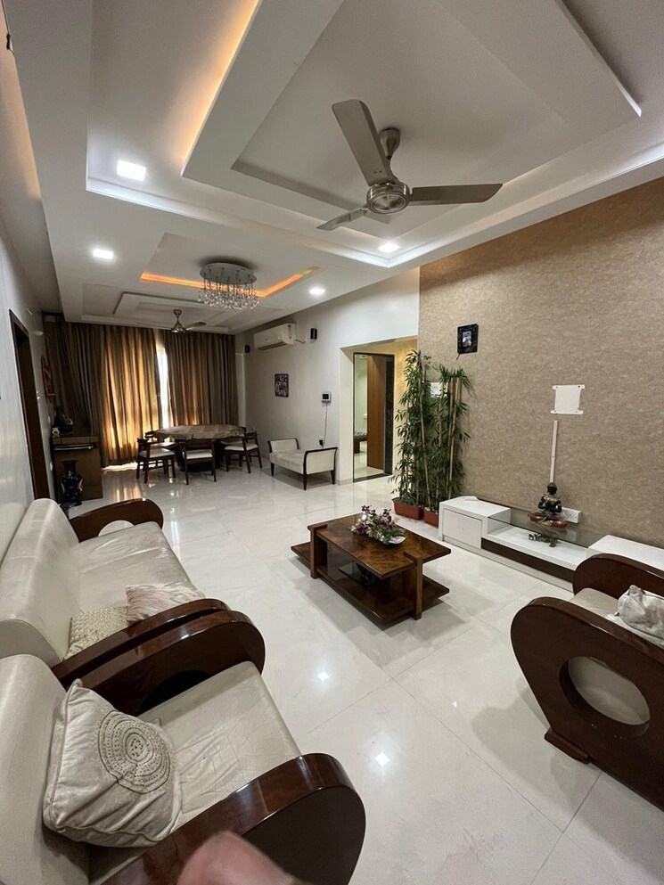 Team Area, lunkad-orchids 3 Bedroom 2500 Sq.Ft. Penthouse In Viman Nagar Pune 9002930