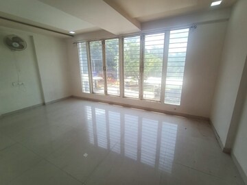 Room in 2 BHK Apartment at Shriram La Tierra, Vishrantwadi – for Rent