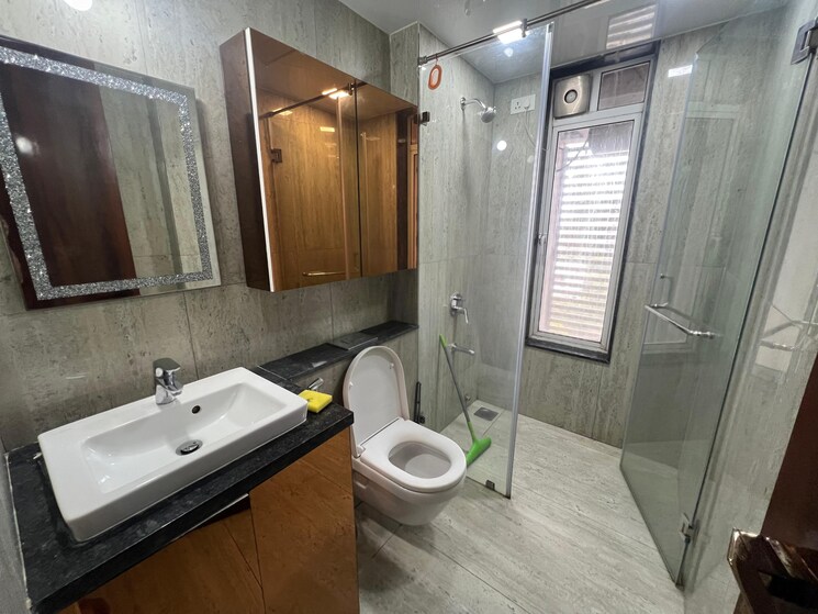 Bathroom, runwal-elegante 4 Bedroom 1730 Sq.Ft. Apartment In Andheri West Mumbai 9003236