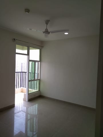2.5 BHK Apartment For Rent in Gaur City 2 - 16th Avenue, Sector 16c Greater Noida