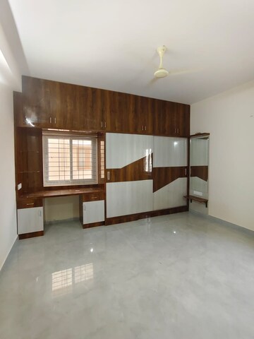 Room in 4 BHK Apartment at Gachibowli – for Rent