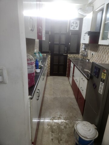 Kitchen in 2 BHK Apartment at Dlf Phase iv – for Rent