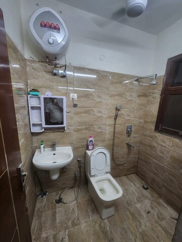 Bathroom in 2 BHK Apartment at Dlf Phase iv – for Rent