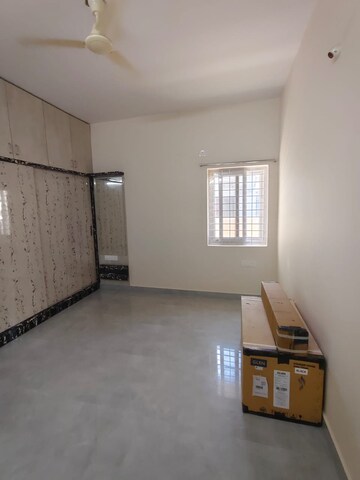 Room in 4 BHK Apartment at Gachibowli – for Rent