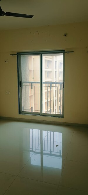Room in 1 BHK Apartment at Vihang Valley Phase 3, Kasarvadavali – for Sale
