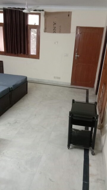 Room in 2 BHK Apartment at Ajnara Homes Phase 2, Sector 16b Greater Noida – for Rent