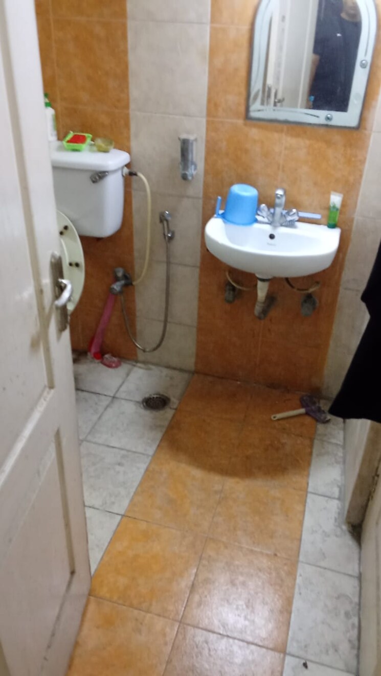 Bathroom, nitishree-lotus-pond-blessed-homes 2 Bedroom 655 Sq.Ft. Apartment In Vaibhav Khand Ghaziabad 9003330