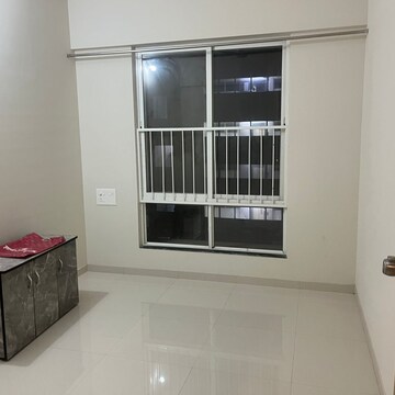 Room in 2.5 BHK Apartment at Austin Arena, Mumbai Bangalore Highway – for Rent
