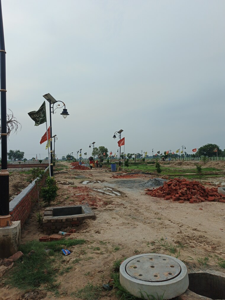 undefined, sector 32  100 Sq.Yd. Plot In Sector 32 Noida 9003347