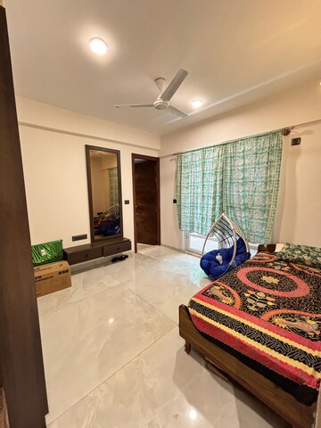 Bedroom in 4 BHK Apartment at Halasuru – for Rent