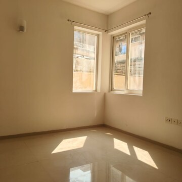 Room in 3.5 BHK Apartment at Emaar Emerald Floors, Sector 65 – for Sale