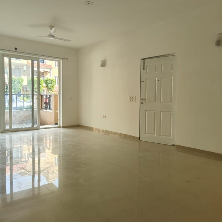 Room, emaar-emerald-floors 3.5 Bedroom 1500 Sq.Ft. Apartment In Sector 65 Gurgaon 9003384