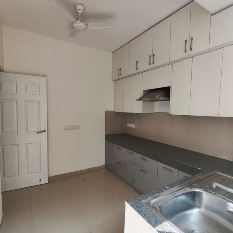 Kitchen, emaar-emerald-floors 3.5 Bedroom 1500 Sq.Ft. Apartment In Sector 65 Gurgaon 9003384