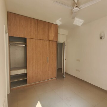 Room in 3.5 BHK Apartment at Emaar Emerald Floors, Sector 65 – for Sale