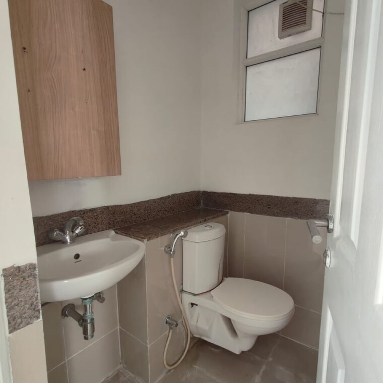 Attached Bathroom, emaar-emerald-floors 3.5 Bedroom 1500 Sq.Ft. Apartment In Sector 65 Gurgaon 9003384