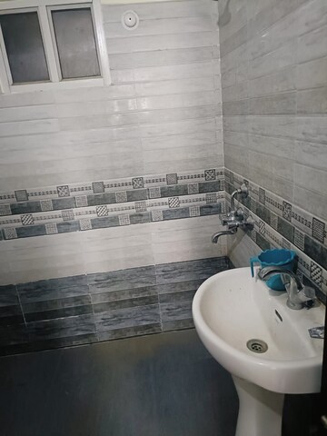 Bathroom in 2 BHK Apartment at Chinhat – for Rent
