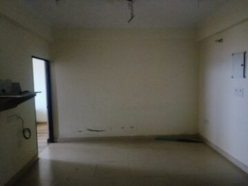 Room in 2 BHK Apartment at Chinhat – for Rent
