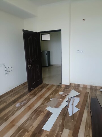 Room in 2 BHK Apartment at Chinhat – for Rent
