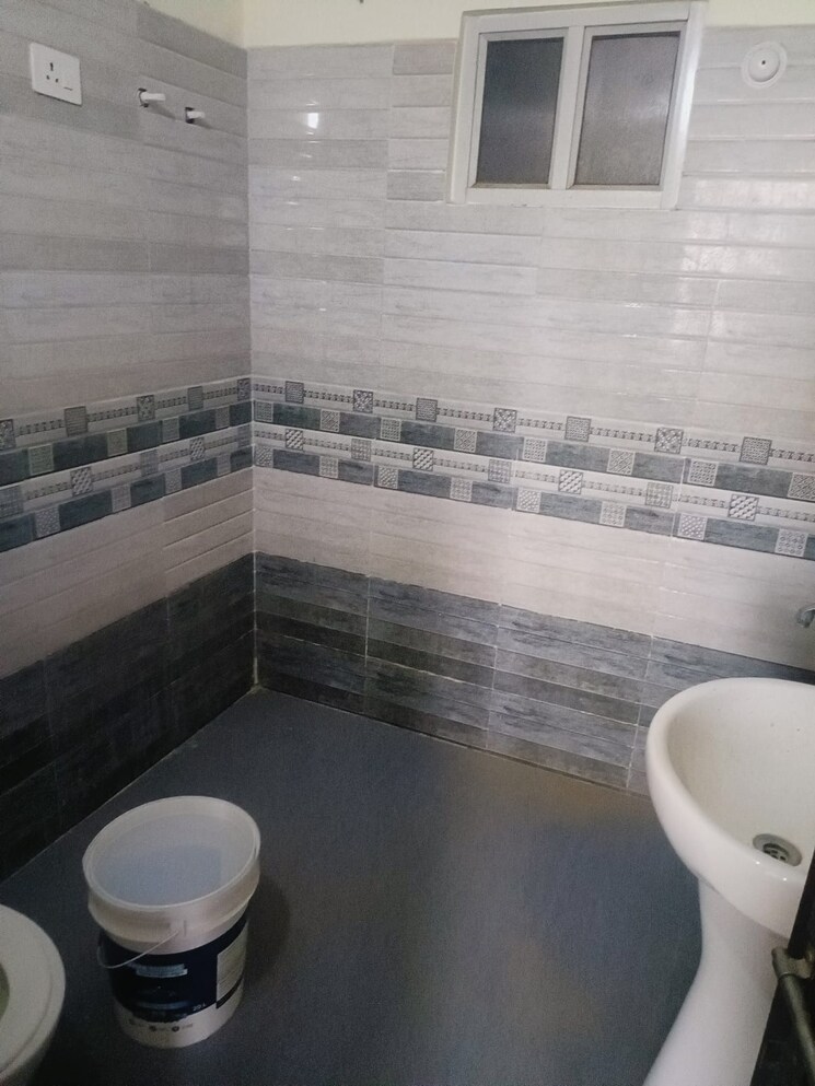 Bathroom, chinhat 2 Bedroom 800 Sq.Ft. Apartment In Chinhat Lucknow 9003412