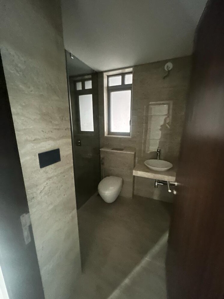 Bathroom, oberoi-sky-city 3 Bedroom 1500 Sq.Ft. Apartment In Borivali East Mumbai 9003352