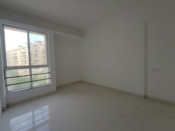 Room in 2 BHK Apartment at NG Vrundavan, Vishrantwadi – for Rent