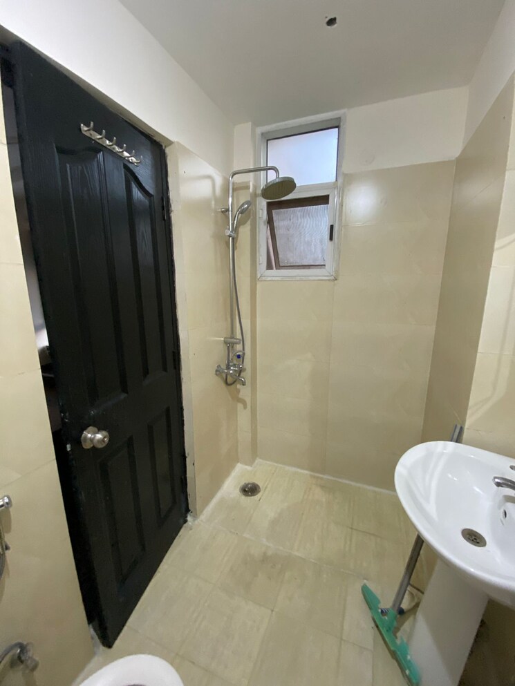 Bathroom, prateek-wisteria 2 Bedroom 1135 Sq.Ft. Apartment In Sector 77 Noida 9003403