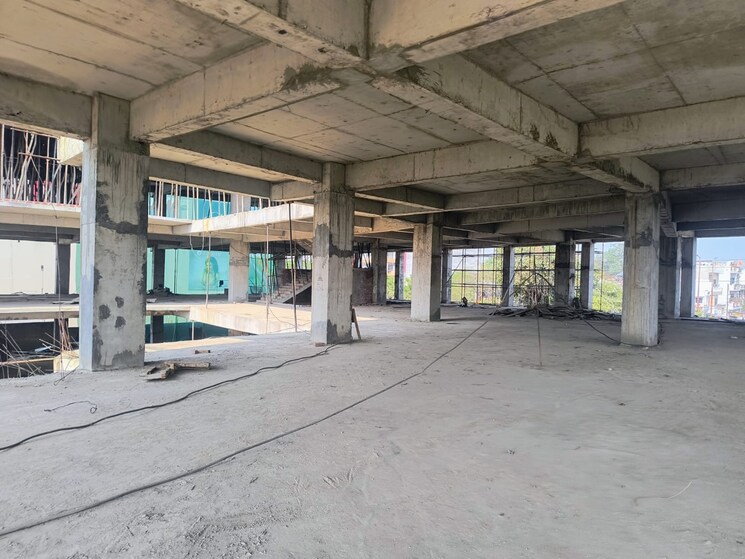  Parking, lda colony Commercial Shop 260 Sq.Ft. In Lda Colony Lucknow 9003392