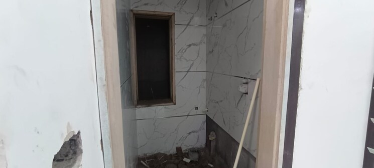 Bathroom, burari 3 Bedroom 1350 Sq.Ft. Apartment In Burari Delhi 9003414