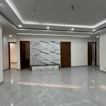 4 BHK Builder Floor For Sale in Srishti Greenfield Homes, Sector 42