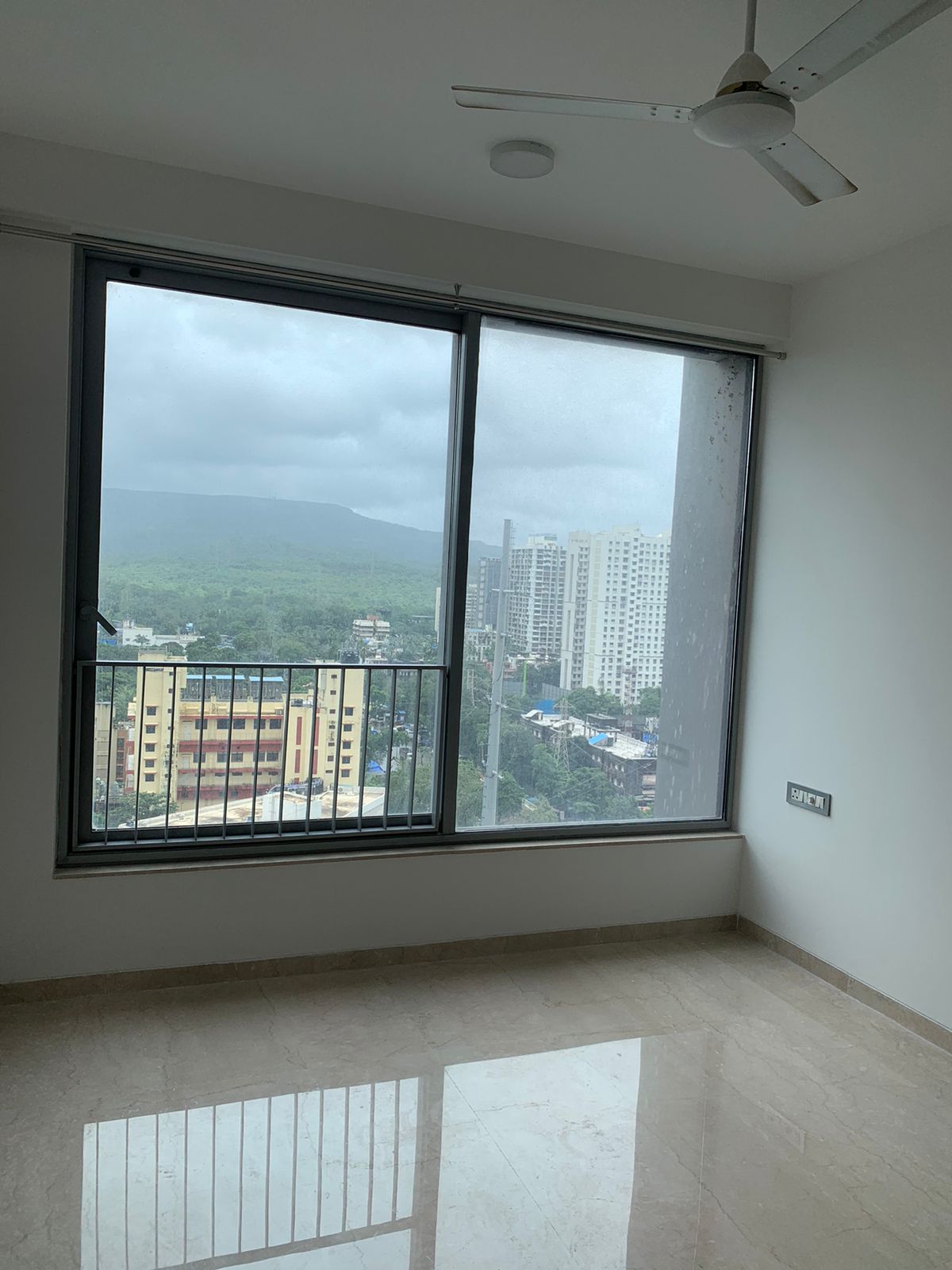 3 BHK 1094 Sq.Ft. Apartment in Oberoi Sky City Tower E