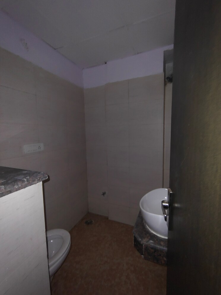 Bathroom, jai-maa-celestial-comfort 3 Bedroom 1900 Sq.Ft. Apartment In Vaishali Sector 2 Ghaziabad 9003457