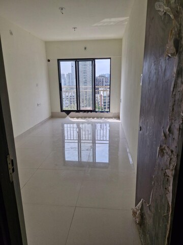 Room in 2 BHK Apartment at Oxford Navrang Crystal, Goregaon West – for Rent