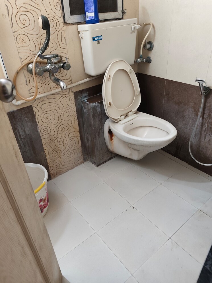 Bathroom, shanti-lifespaces 1 Bedroom 620 Sq.Ft. Apartment In Nalasopara East Palghar 9003483