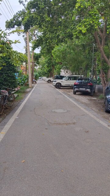 Parking in 2 BHK Apartment at Gaur City 2 - 14th Avenue, Sector 16c Greater Noida – for Rent