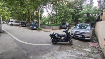 Parking in 3 BHK Apartment at Gaur City 2 - 14th Avenue, Sector 16c Greater Noida – for Rent