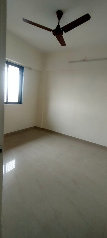 Room in 1 BHK Apartment at New Vegas Plaza, Owale – for Rent