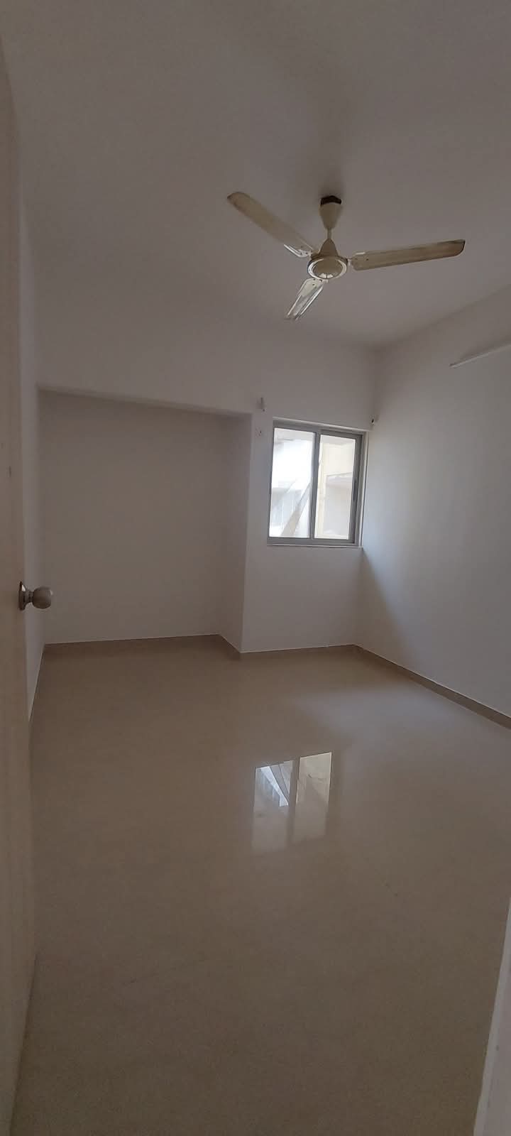 1.5 BHK + Pooja Room Apartment For Sale in Lodha Casa Rio