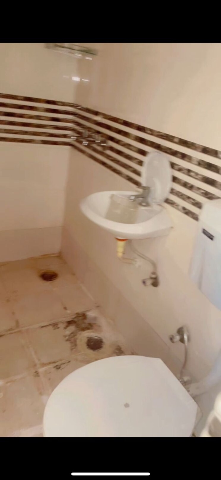 Bathroom, shree-vardhman-green-court 2 Bedroom 690 Sq.Ft. Apartment In Sector 90 Gurgaon 9003528