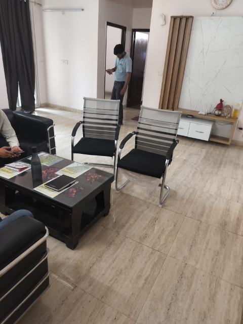 2.5 BHK + Study Room 1200 Sq.Ft. Apartment in Amrapali Golf Homes