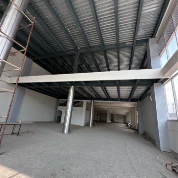 Staircase in  Showroom at Dlf Industrial Area – for Rent