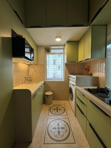 Team Area in 2 BHK Apartment at Sarla CHS, Versova – for Sale