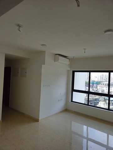 Room in 2 BHK Apartment at Shapoorji Pallonji Vicinia, Powai – for Rent