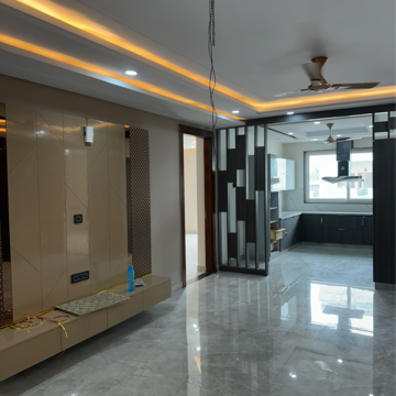 Building Lobby in 4 BHK Builder Floor at Sector 31 – for Rent