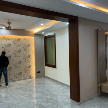 Building Lobby in 4 BHK Builder Floor at Sector 31 – for Rent