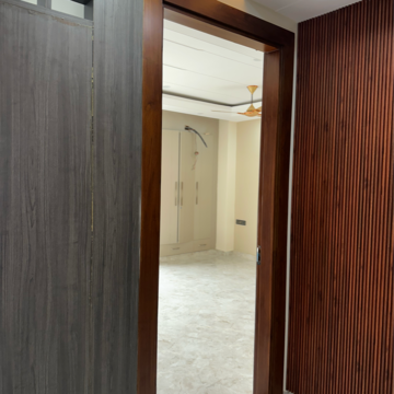 Room in 4 BHK Builder Floor at Sector 31 – for Rent
