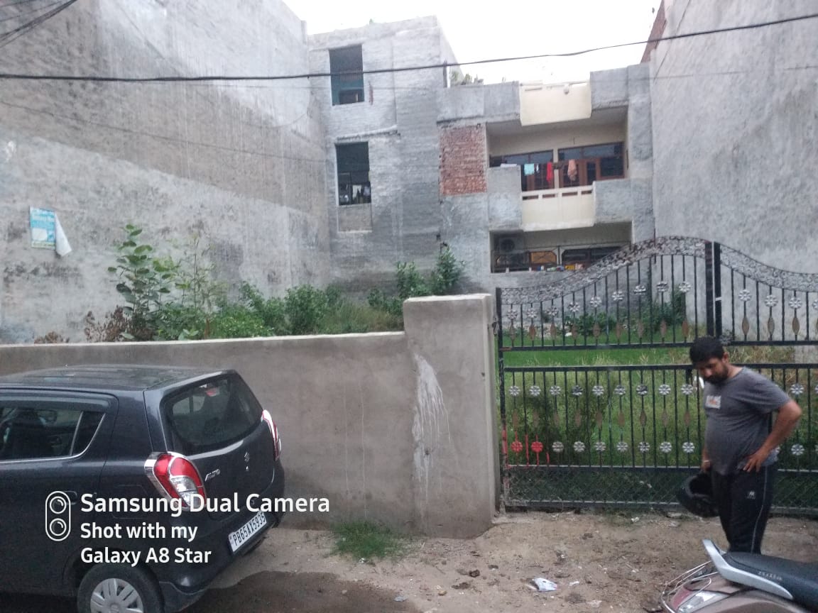 Plot For Sale in Preet Colony