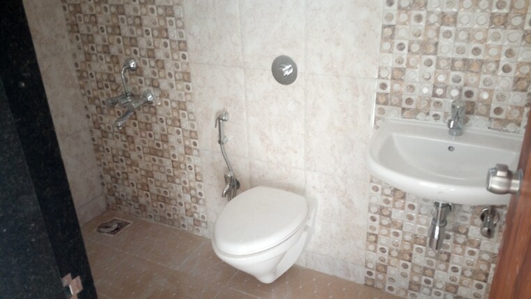Bathroom, vinode-spirea 2 Bedroom 1078 Sq.Ft. Apartment In Wakad Pune 9003682